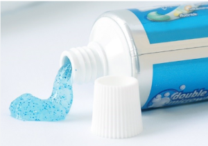 cách tẩy mực bút bi trên áo